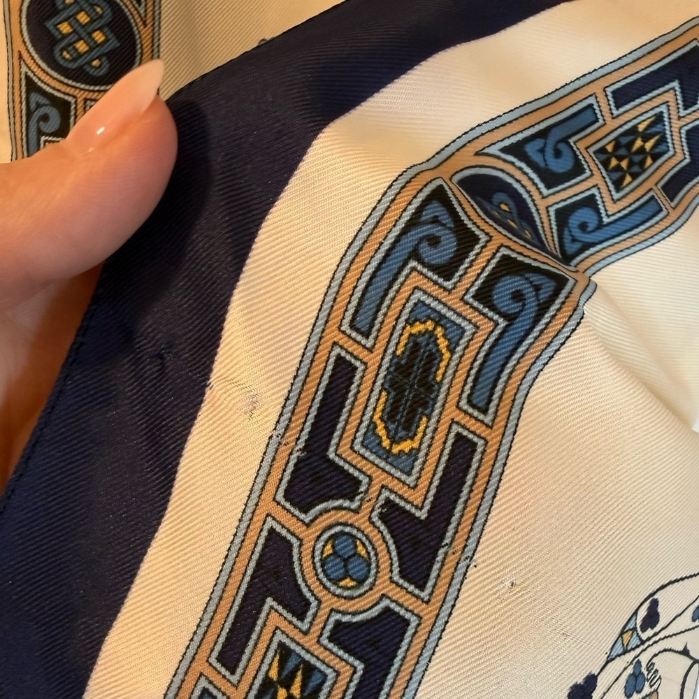 Celtic Renaissance Design Rectangle Scarf in Cream & Blue - Picture 6 of 6